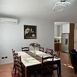 S's In דירה