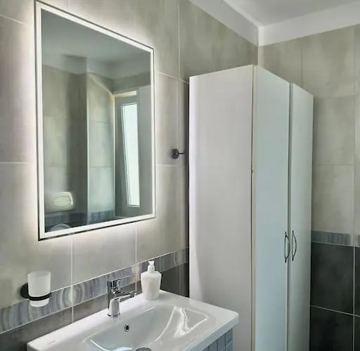 公寓 S's In 地拉那